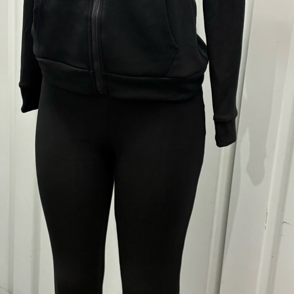 ALO Yoga women black set - Picture 2 of 2